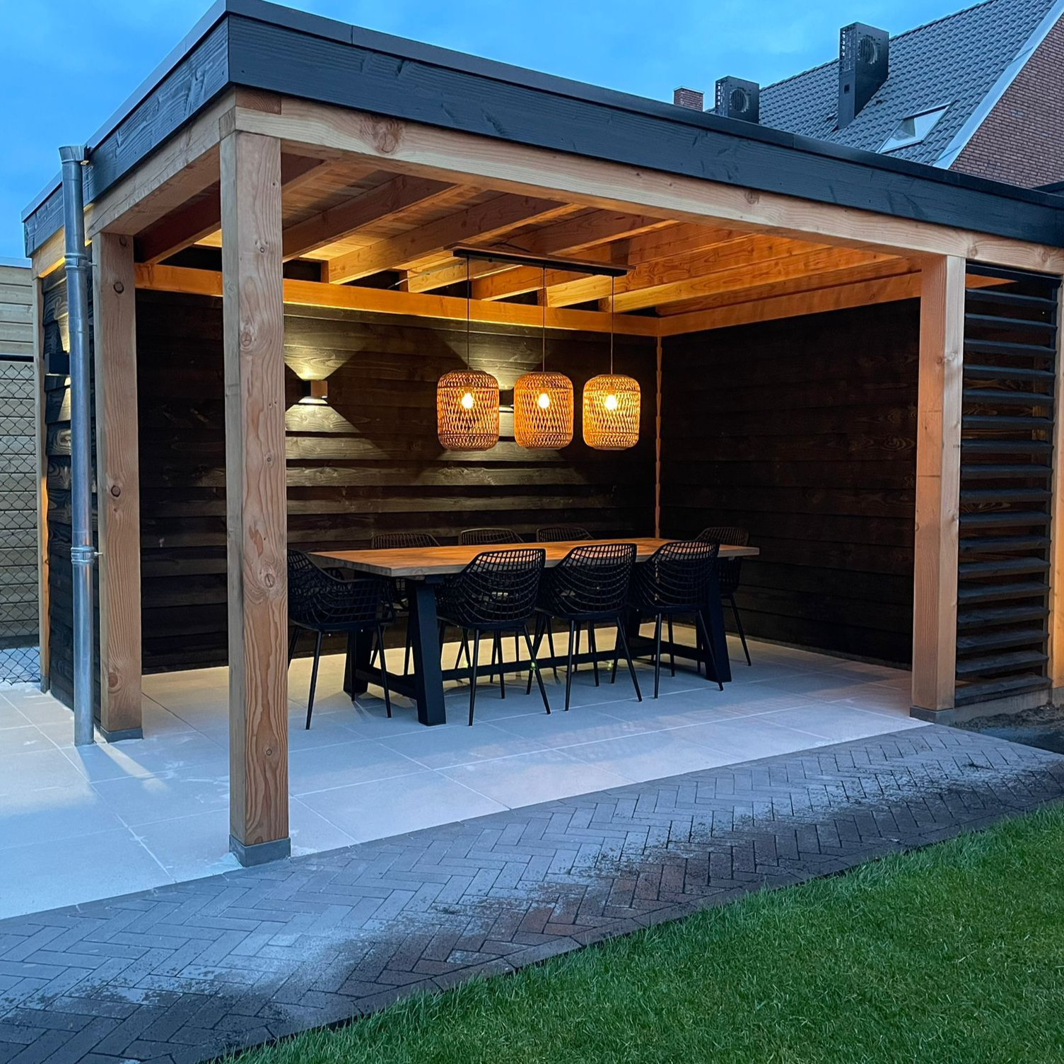 MLB Timmerwerken Logo