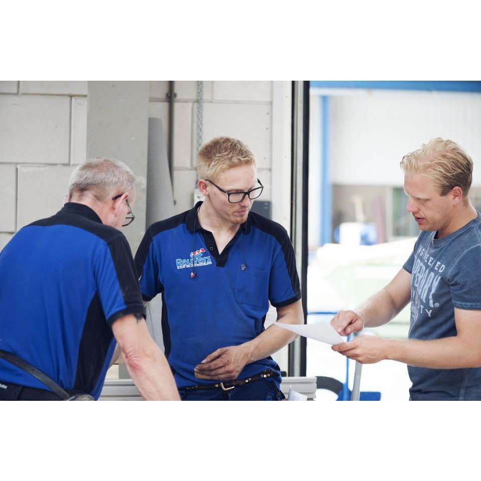 Reuvers Ontwikkeling & Bouw Logo