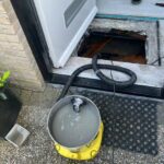 Afgebroken afvoerbuis in de kruipruimte! Afbeelding 3