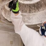 Zwarte schimmel verwijderd badkamer plafond Afbeelding 1