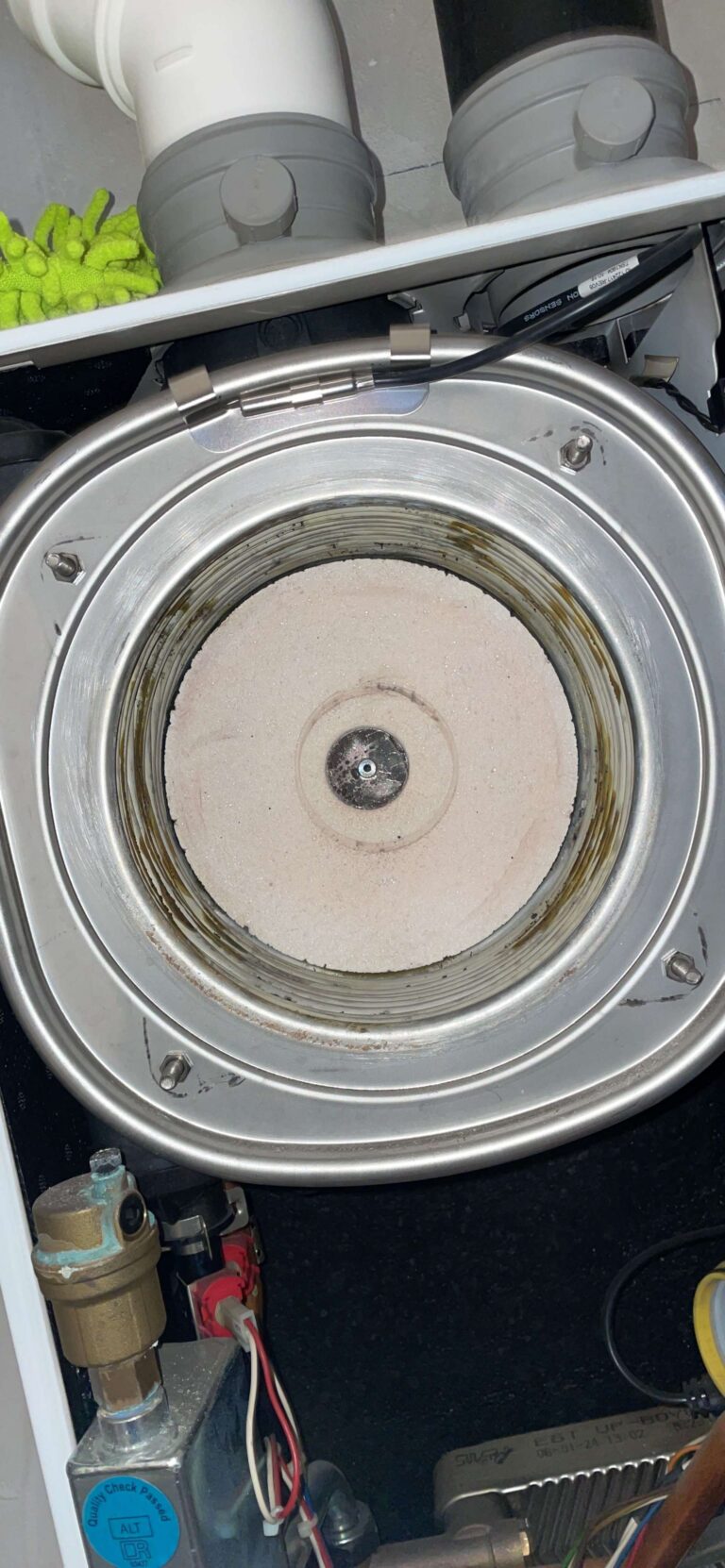l_5ac58a9815.jpg