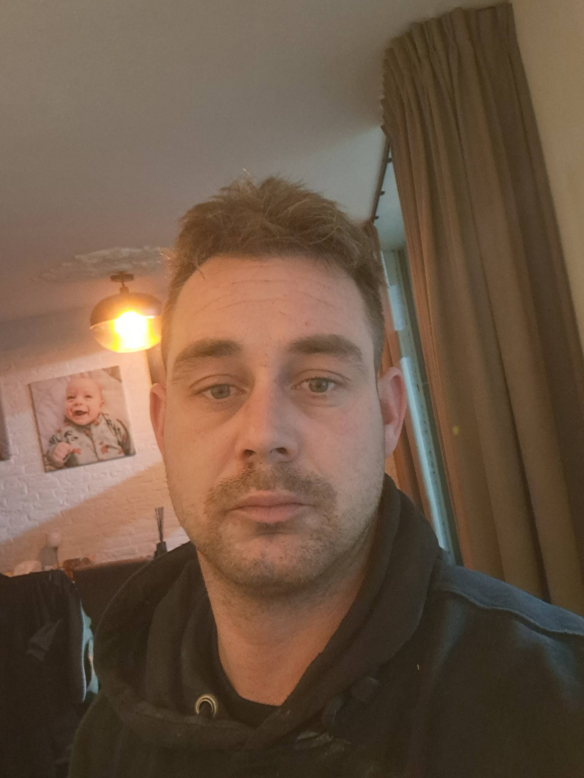 Voeg en Renovatiebedrijf MG Logo