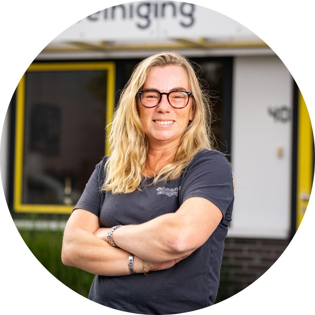 Robbemondt Reiniging Logo