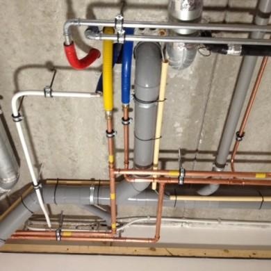 Rijk van dam Installaties b.v. Logo