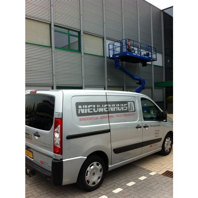 Nieuwenhuis bv Zonwering, Raamfolie & Projectonderhoud Logo
