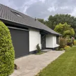 Regionale samenwerking in stijl: zonwering bij karaktervolle boerderij Afbeelding 1