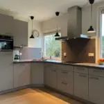 Moderne keukenrenovatie met karakter Afbeelding 1