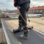 Plat dak renoveren voor plaatsing zonnepanelen Afbeelding 1