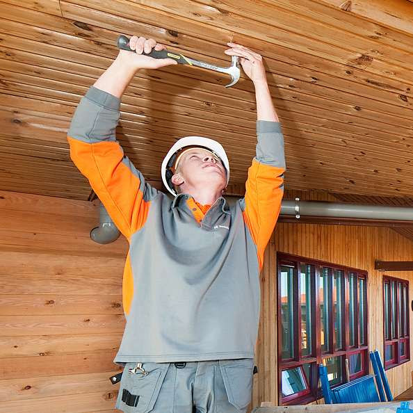 Dakdekkersbedrijf E. van der Linde Ommen B.V. Logo