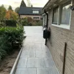 Terras aanleg 600x600 tegels en L elementen Afbeelding 1