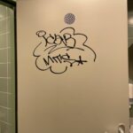 Graffiti verwijderen van binnendeuren Afbeelding 1